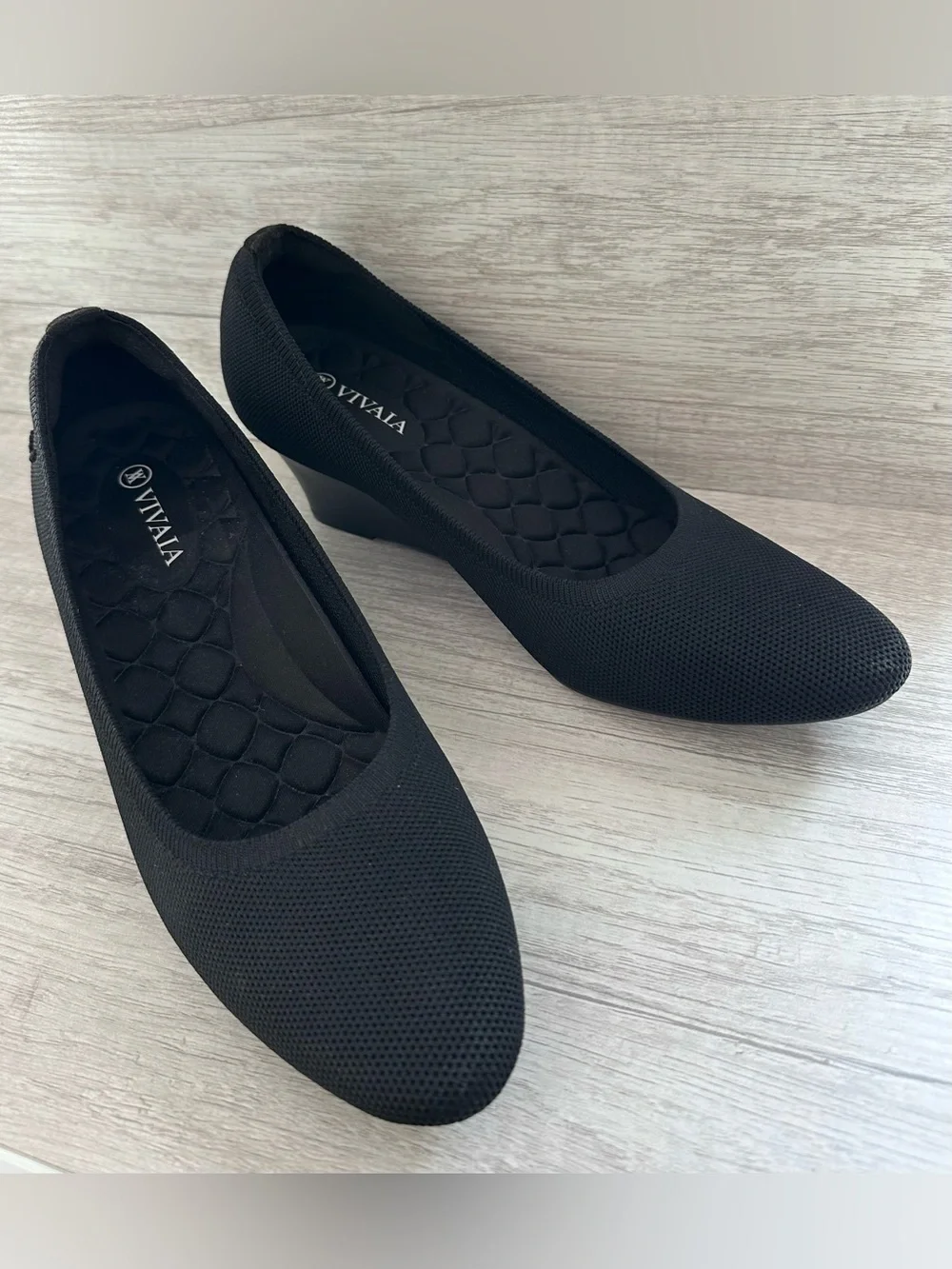 Vivaia Almond-Toe Wedge Heels Tamia Pro Wedges Black Size 8.5 / 39.5
